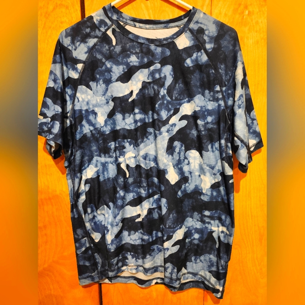 Old Navy Blue and White Camouflage T-Shirt